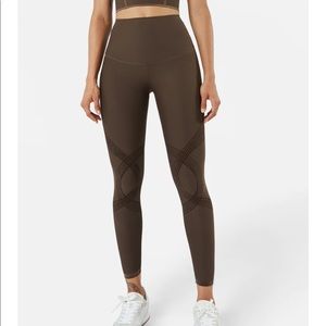 Fanka, body sculpt reversible leggings.
